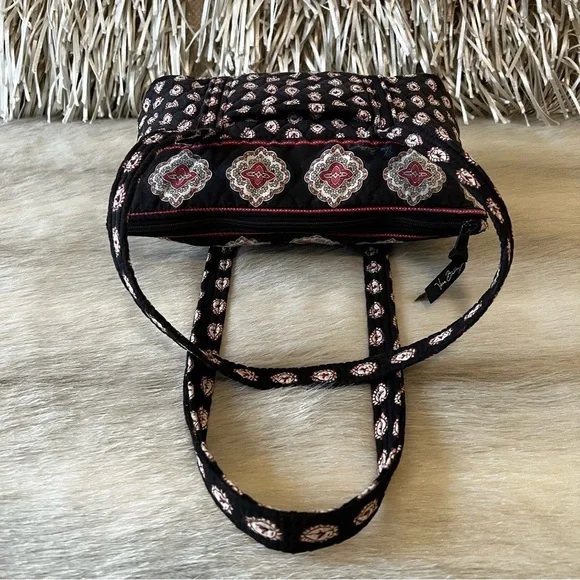 Vintage VERA BRADLEY Classic Black 2006 Little Betsey Red White Floral Zipper - Picture 9 of 14